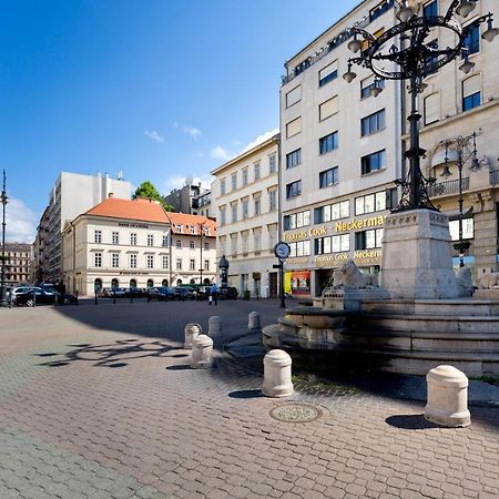 Budapest Central Square 2 Bedrooms Suite - Michaelides Voeroesmarty Square Residences Eksteriør billede