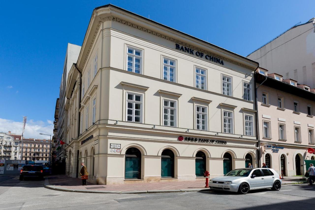 Budapest Central Square 2 Bedrooms Suite - Michaelides Voeroesmarty Square Residences Eksteriør billede