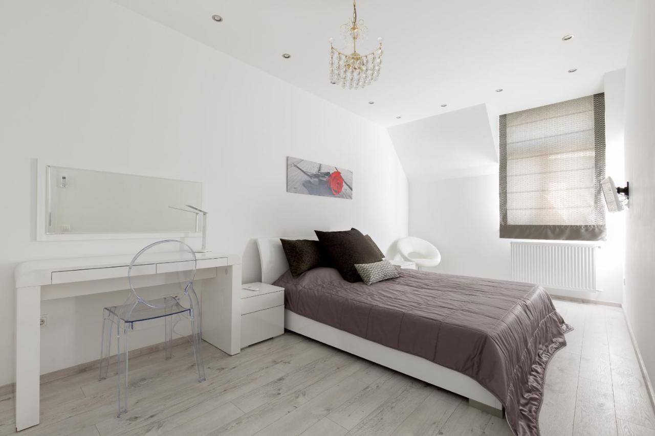 Budapest Central Square 2 Bedrooms Suite - Michaelides Voeroesmarty Square Residences Eksteriør billede
