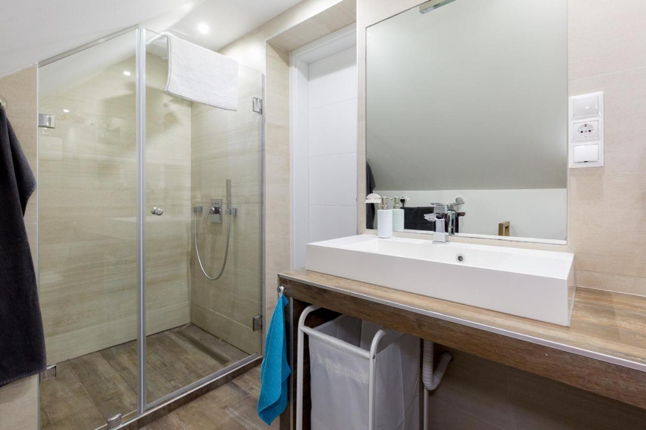Budapest Central Square 2 Bedrooms Suite - Michaelides Voeroesmarty Square Residences Eksteriør billede