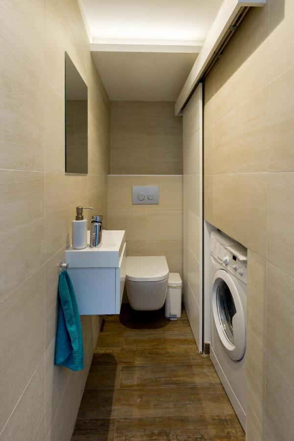 Budapest Central Square 2 Bedrooms Suite - Michaelides Voeroesmarty Square Residences Eksteriør billede
