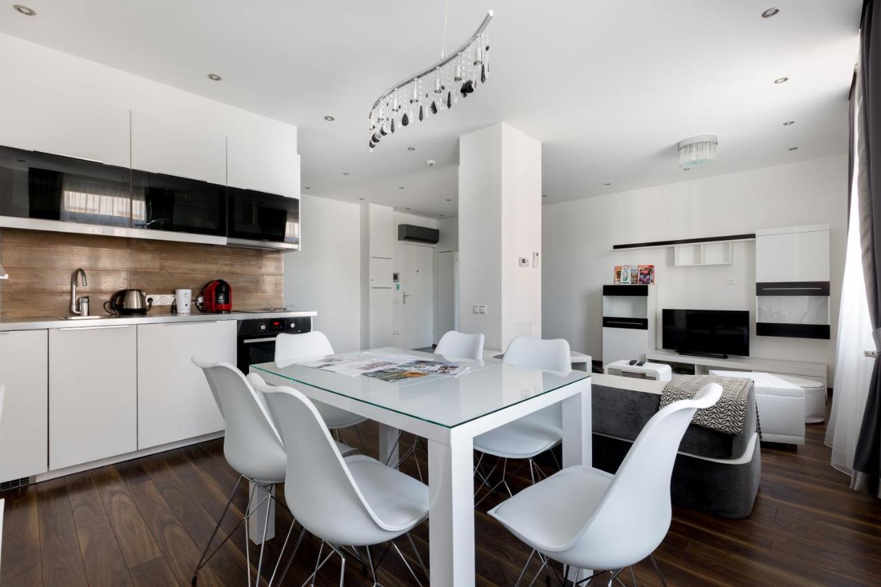 Budapest Central Square 2 Bedrooms Suite - Michaelides Voeroesmarty Square Residences Eksteriør billede